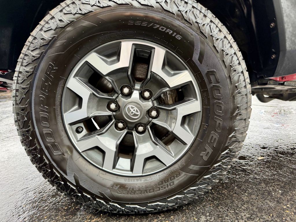 2020 Toyota Tacoma Image 25