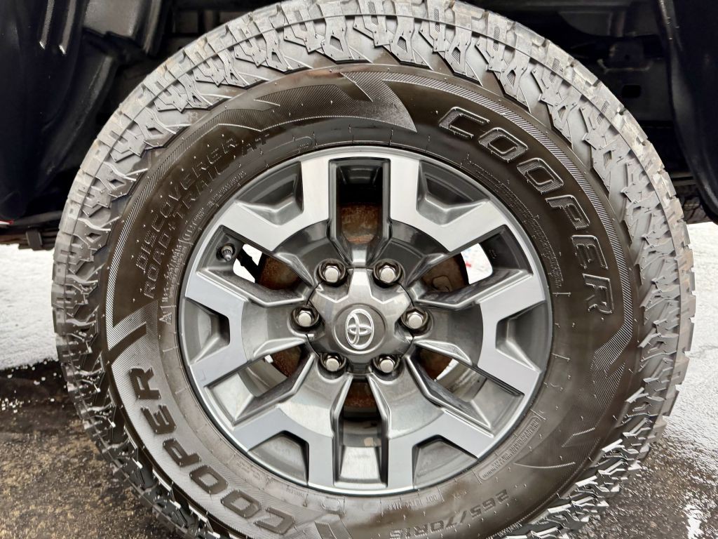 2020 Toyota Tacoma Image 26