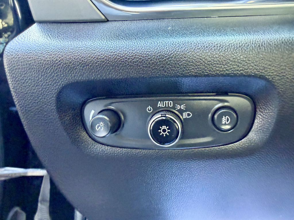 2021 Chevrolet Traverse Image 21