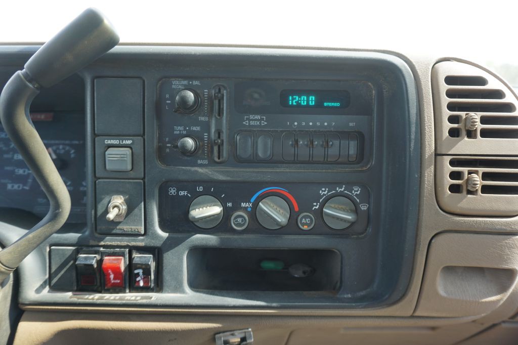 1995 Chevrolet C/K Image 19
