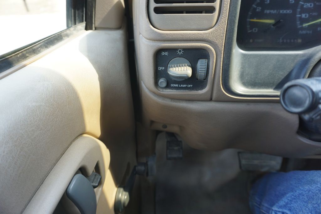 1995 Chevrolet C/K Image 21