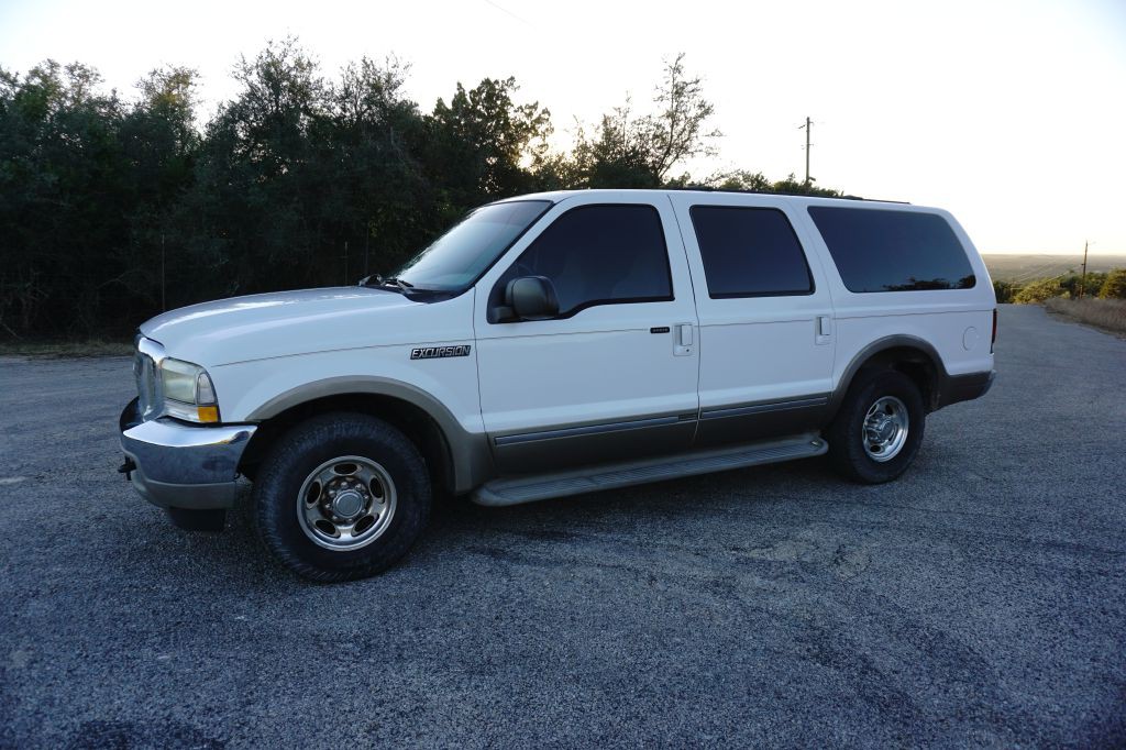 2002 Ford Excursion Image 2
