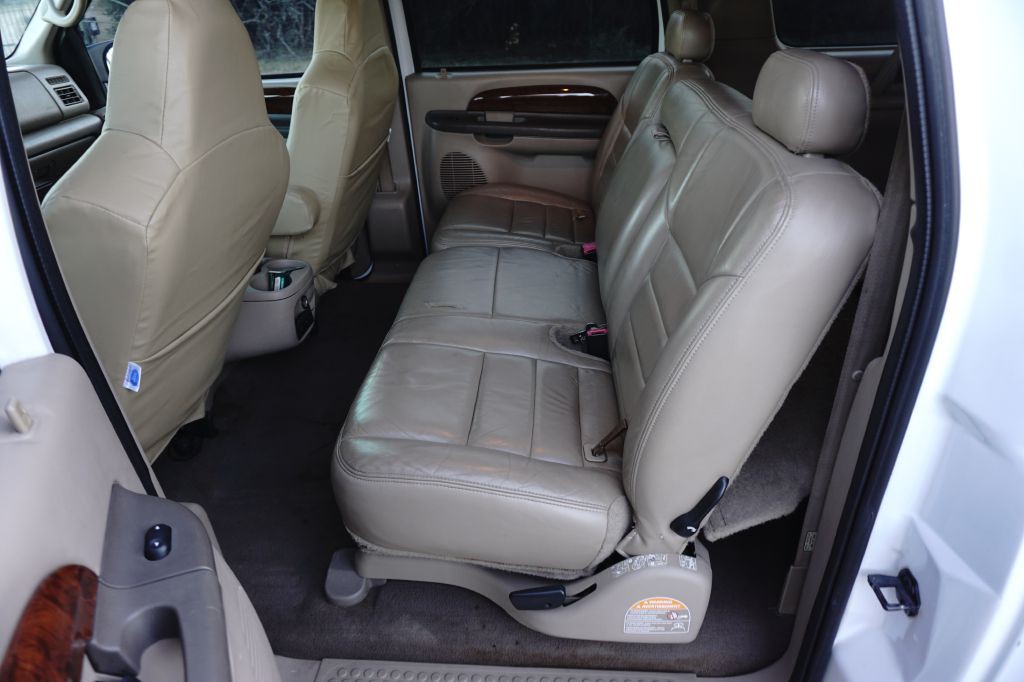 2002 Ford Excursion Image 16