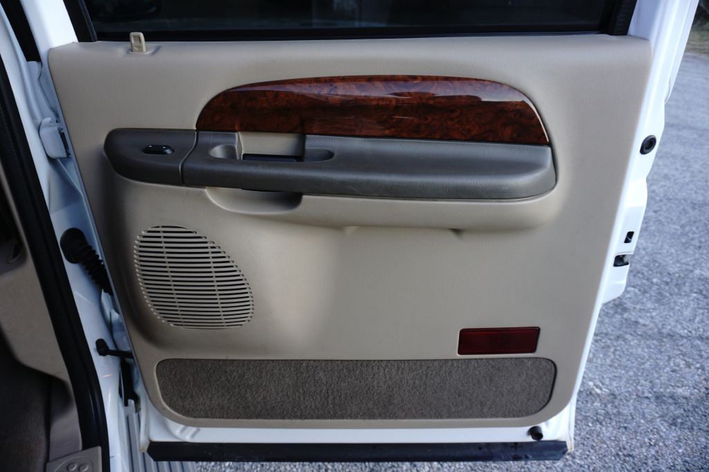 2002 Ford Excursion Image 18