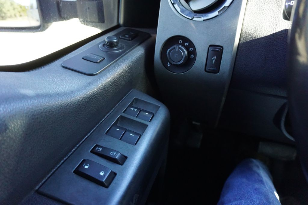 2012 Ford F-350 Image 24