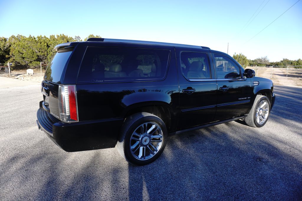 2013 Cadillac Escalade Image 8