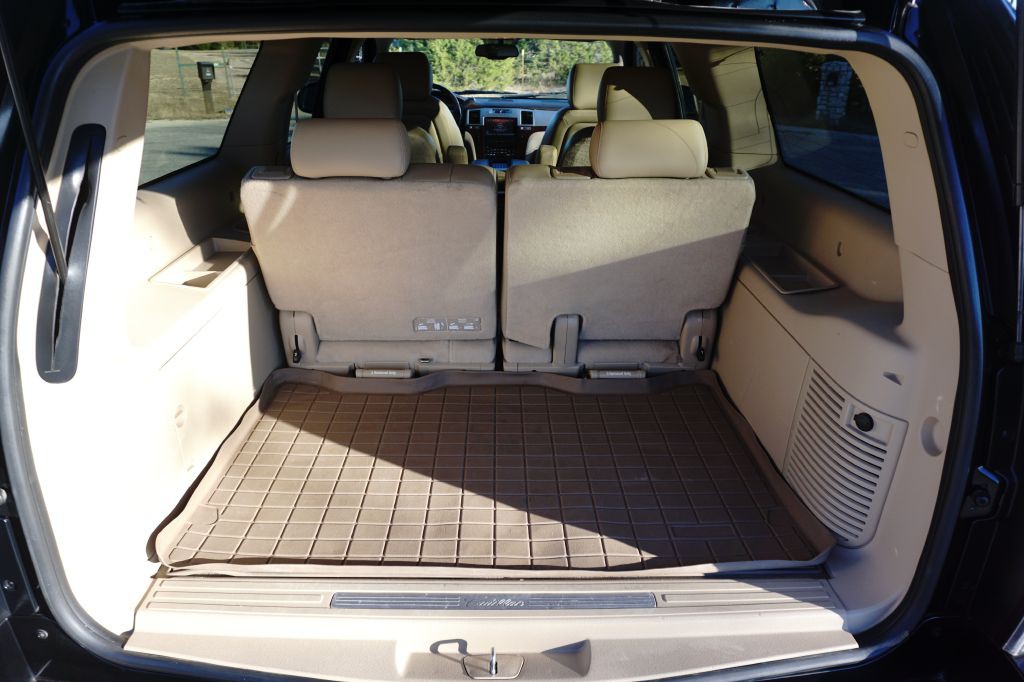 2013 Cadillac Escalade Image 17