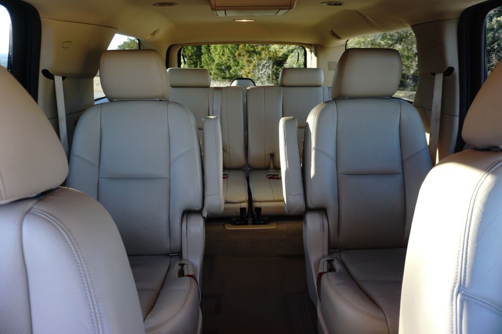 2013 Cadillac Escalade Image 22