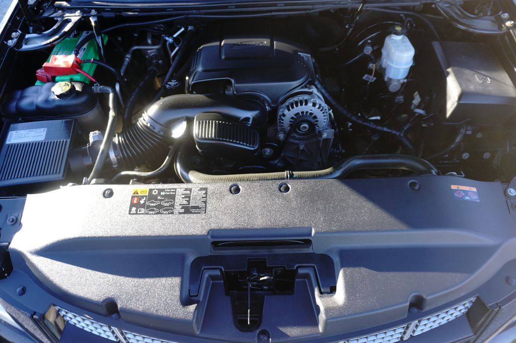 2013 Cadillac Escalade Image 28