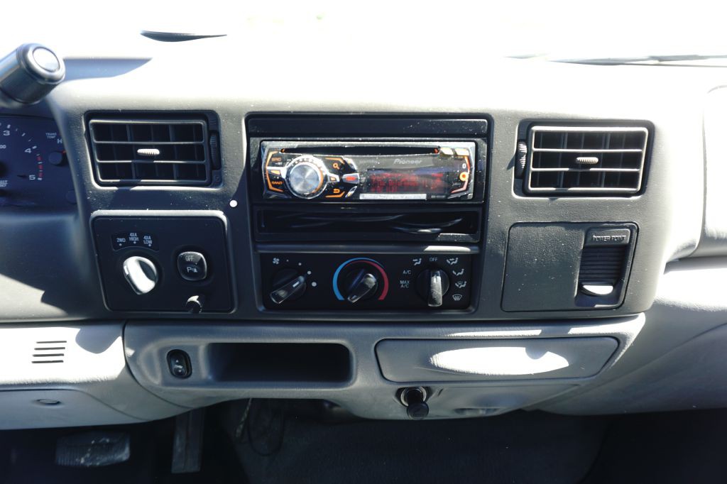 2004 Ford F-250 Image 23