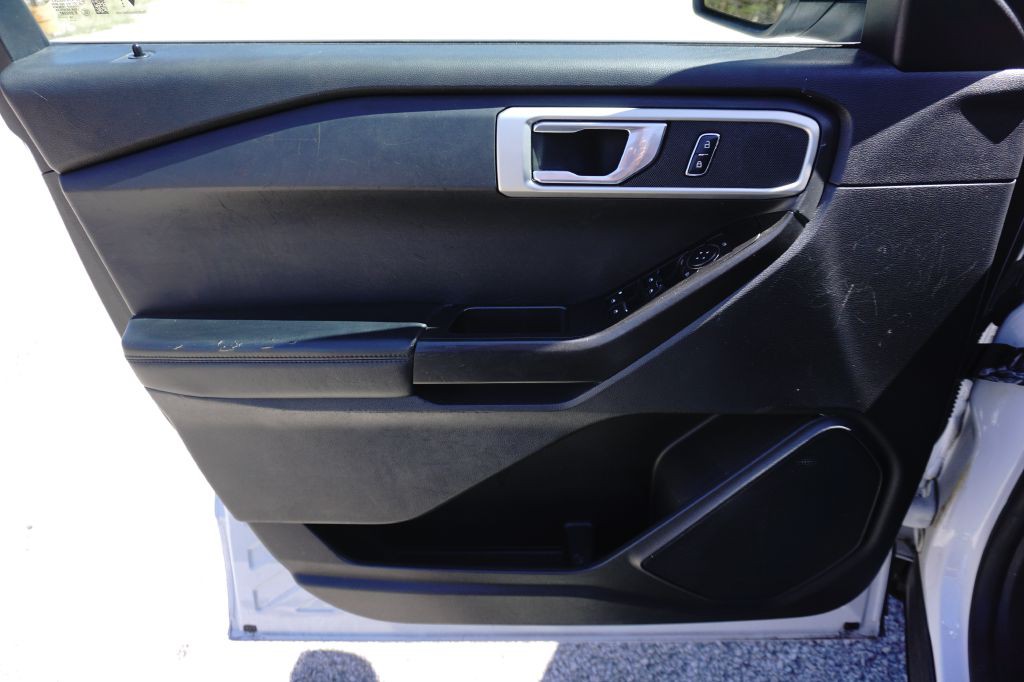 2020 Ford Explorer Image 13