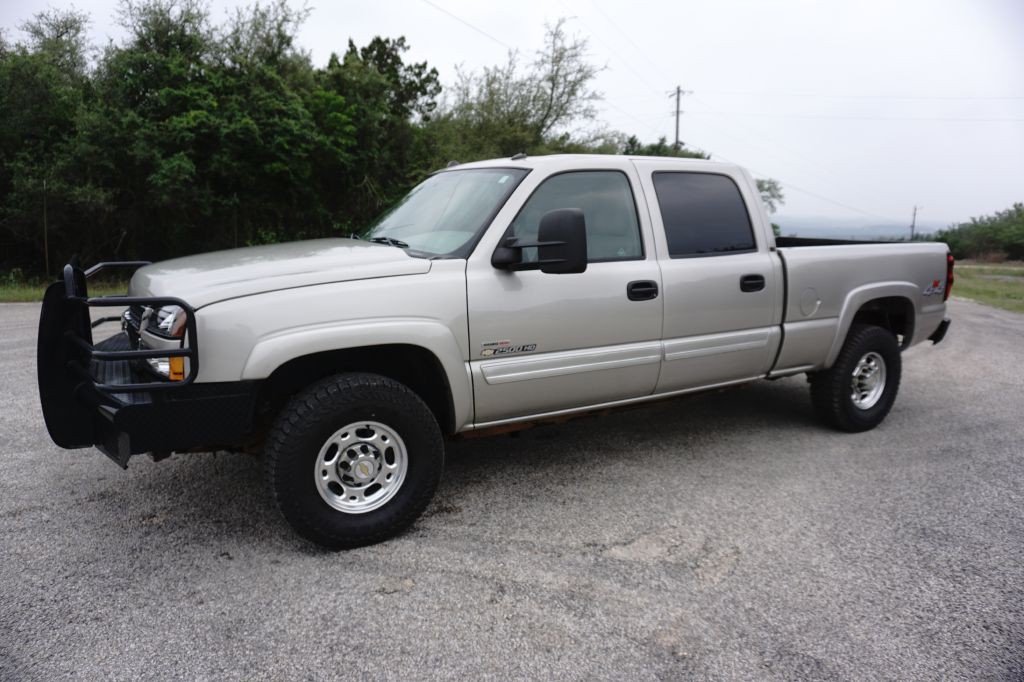 2005 Chevrolet Silverado 1500 Image 2