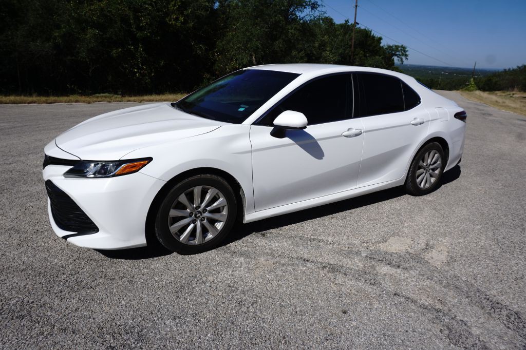 2018 Toyota Camry Image 2