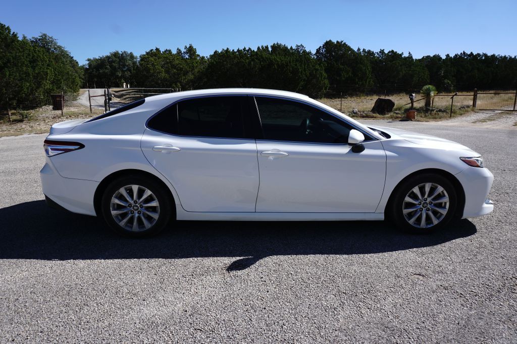 2018 Toyota Camry Image 9
