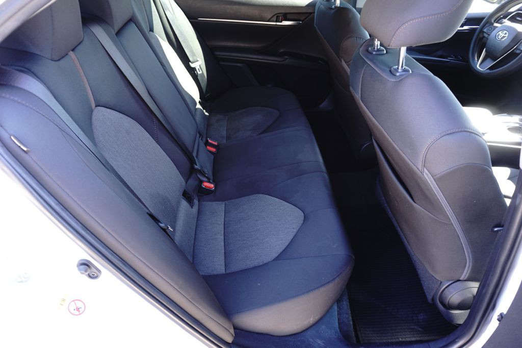 2018 Toyota Camry Image 19