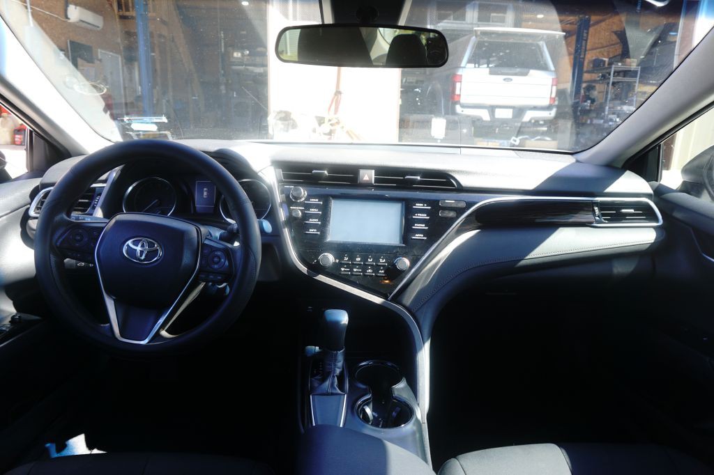 2018 Toyota Camry Image 22