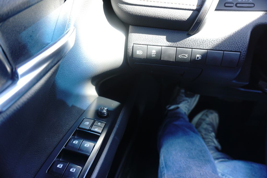 2018 Toyota Camry Image 26
