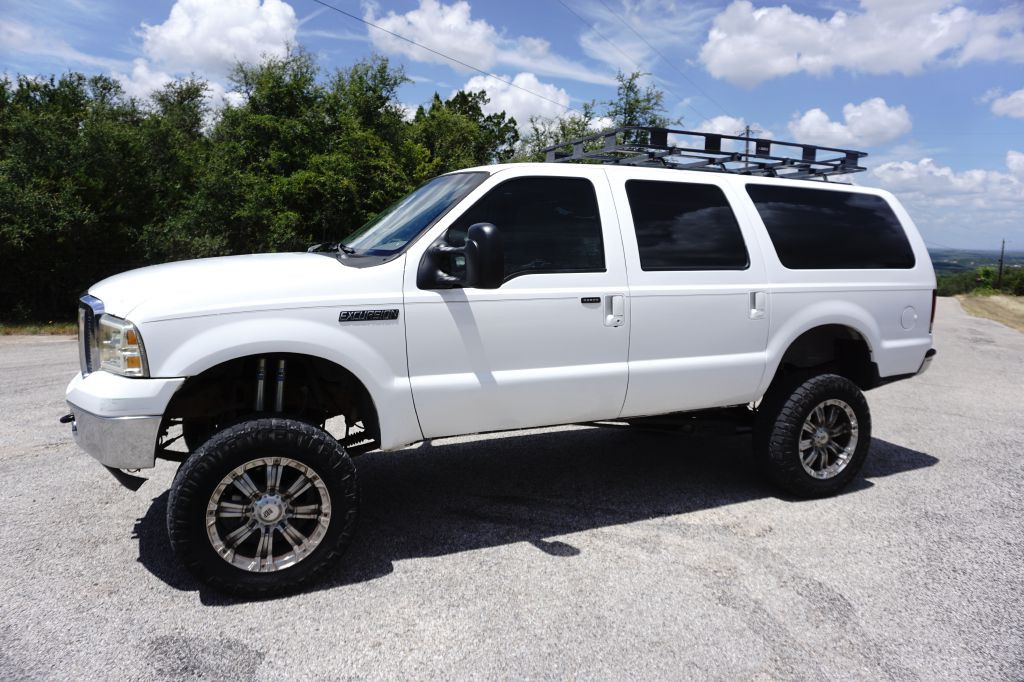 2003 Ford Excursion Image 2