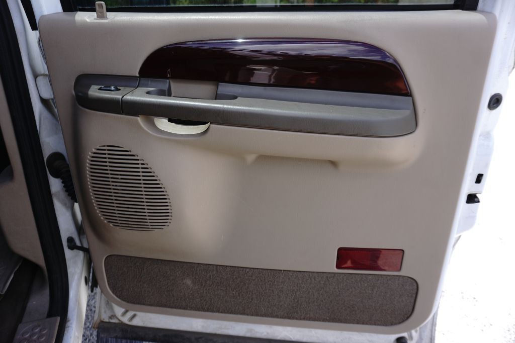 2003 Ford Excursion Image 19