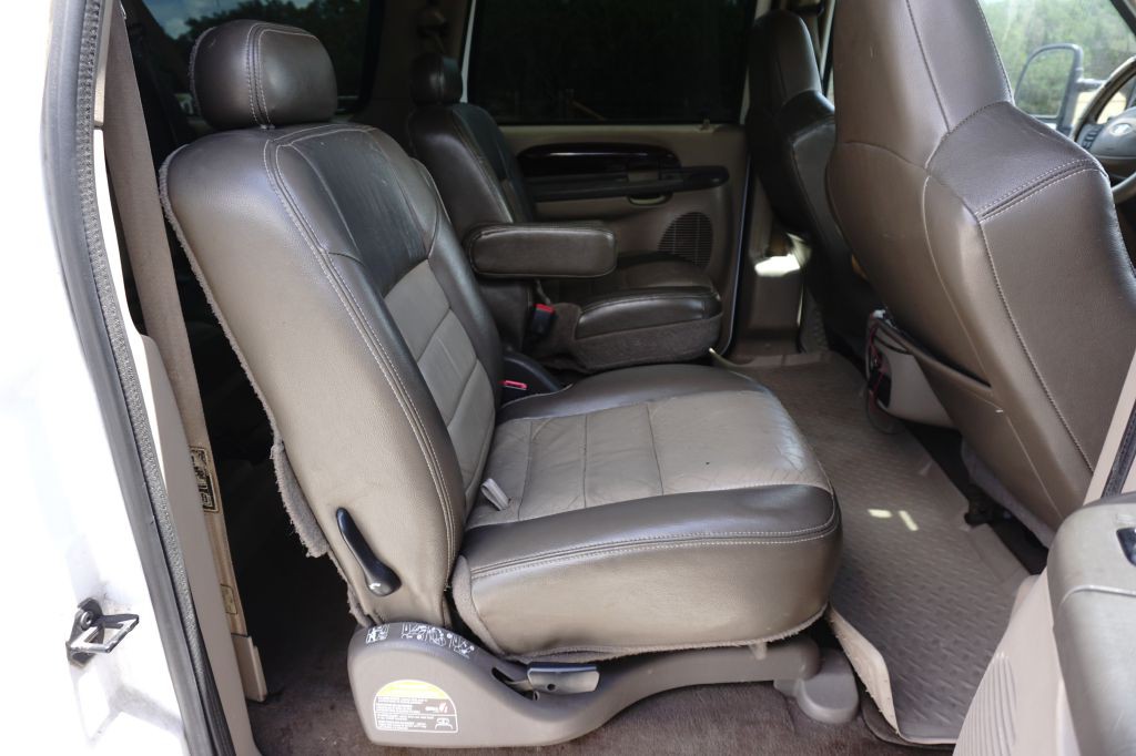 2003 Ford Excursion Image 20