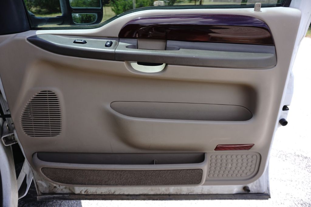 2003 Ford Excursion Image 21