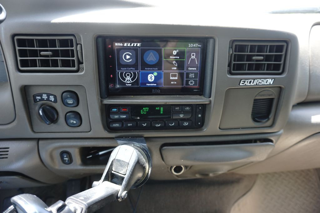 2003 Ford Excursion Image 24