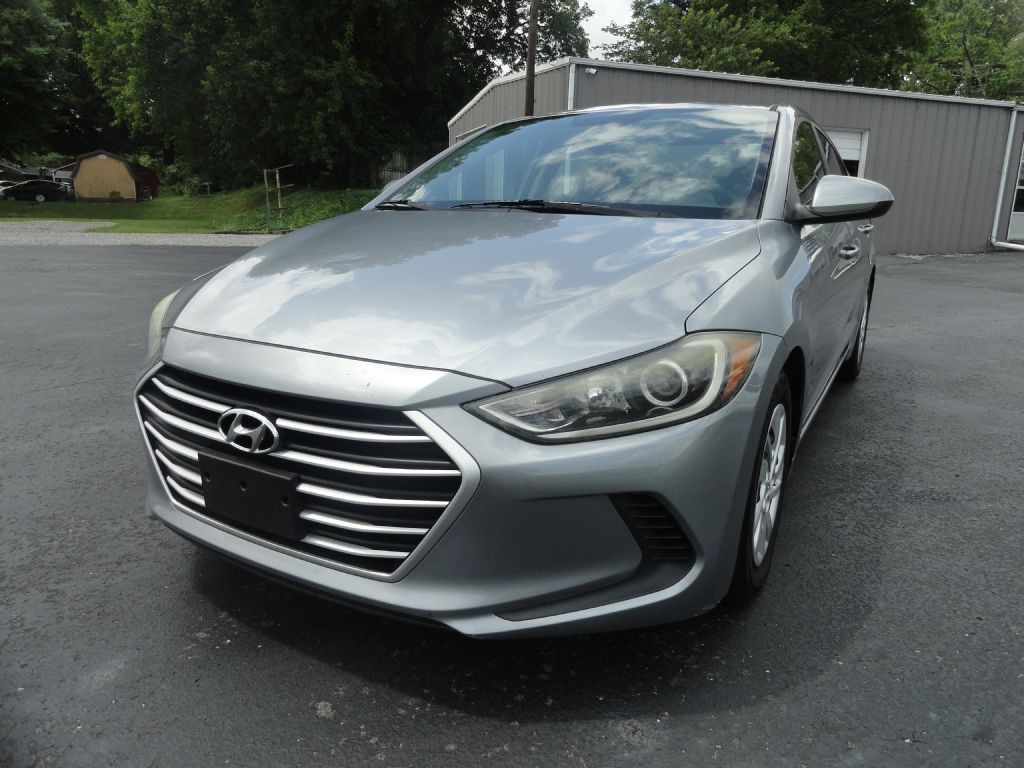 2017 Hyundai Elantra Image 2