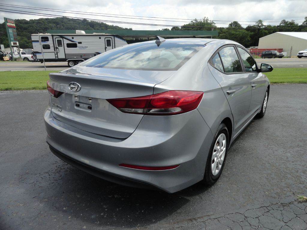 2017 Hyundai Elantra Image 6