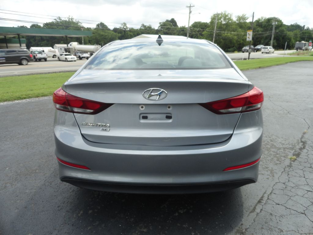 2017 Hyundai Elantra Image 7