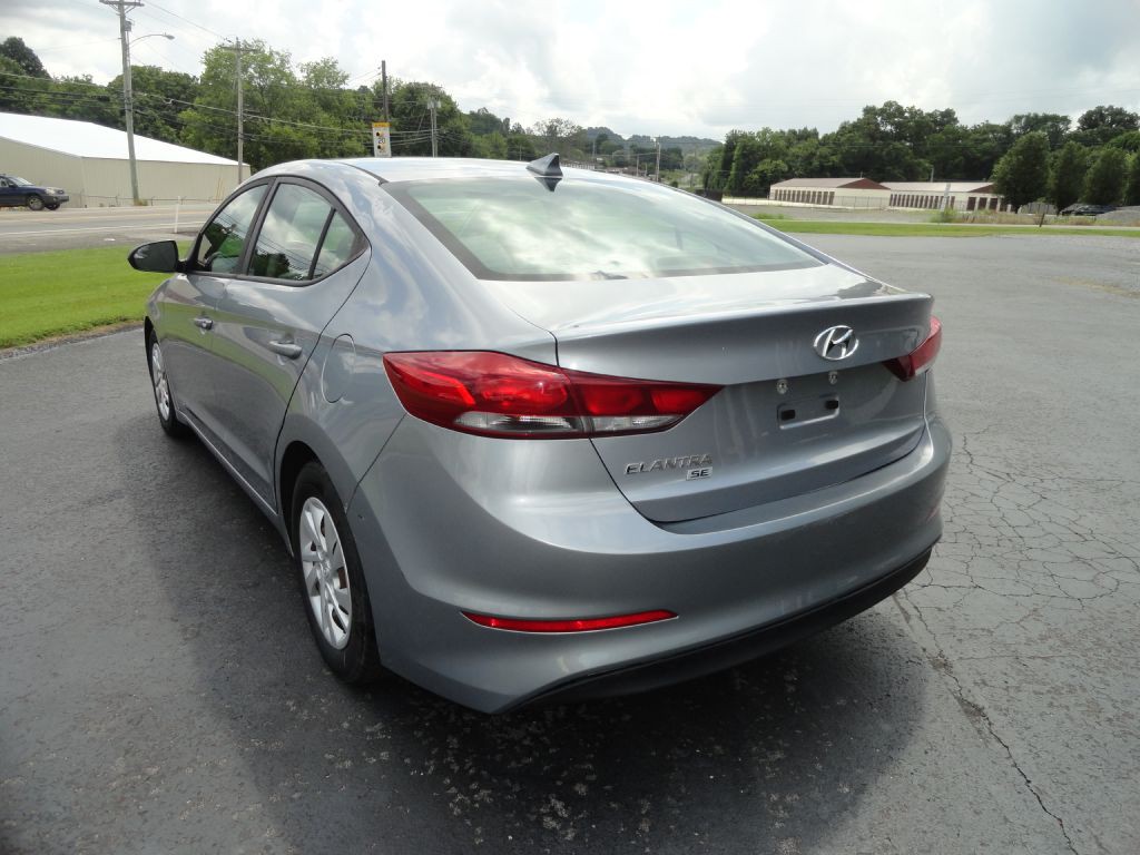 2017 Hyundai Elantra Image 8