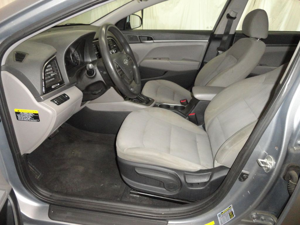 2017 Hyundai Elantra Image 9