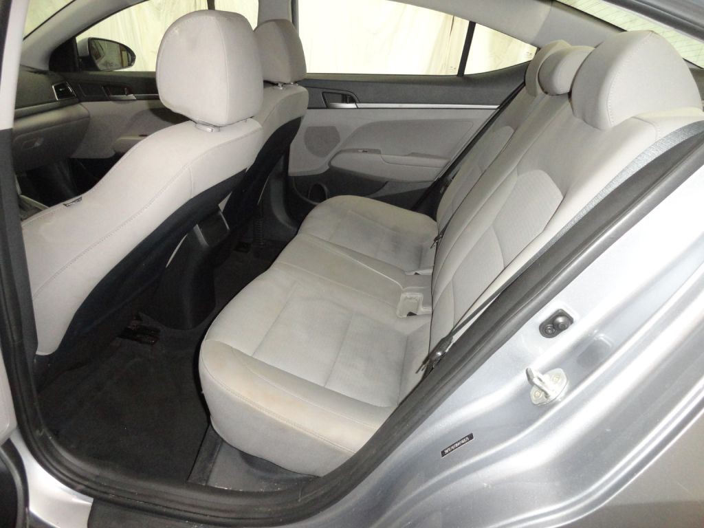 2017 Hyundai Elantra Image 10