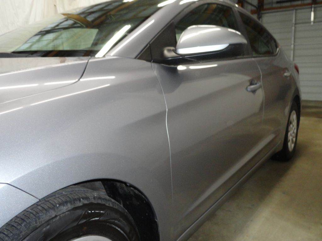 2017 Hyundai Elantra Image 18