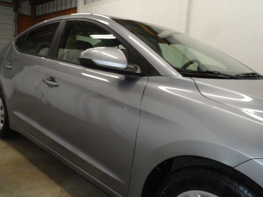 2017 Hyundai Elantra Image 19