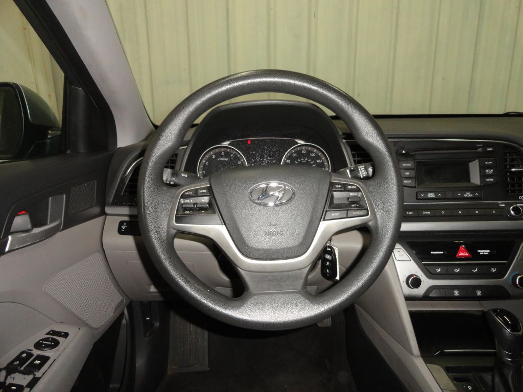 2017 Hyundai Elantra Image 30