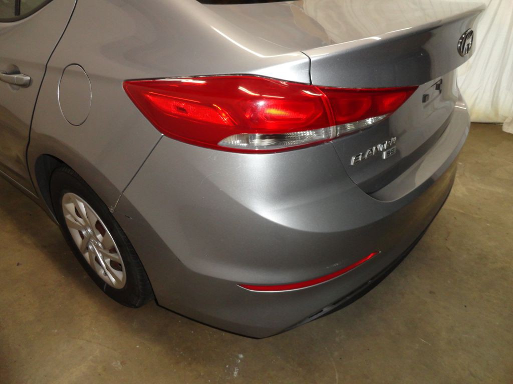 2017 Hyundai Elantra Image 45