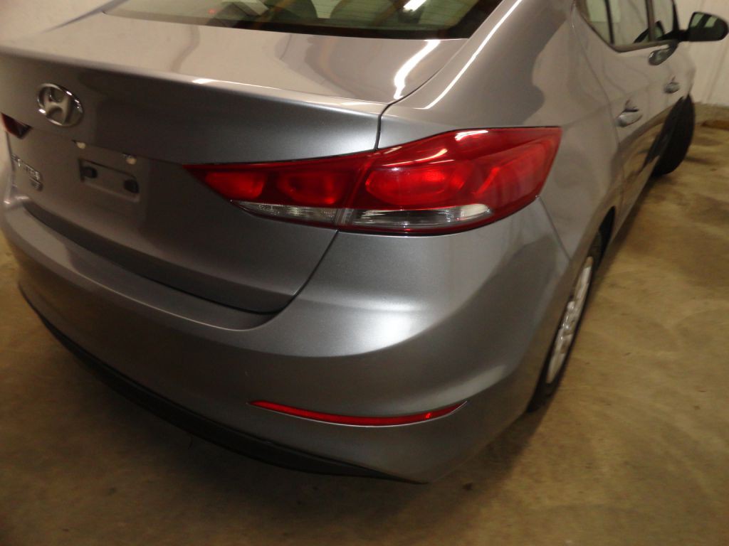 2017 Hyundai Elantra Image 46