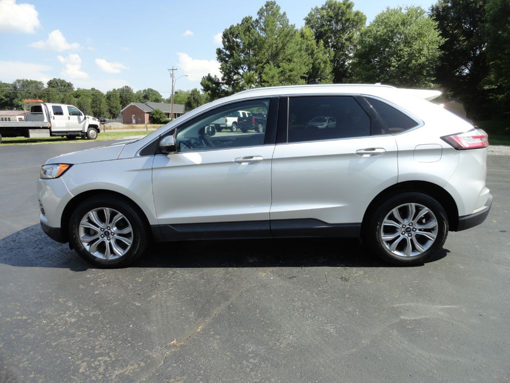 2019 Ford Edge Image 3