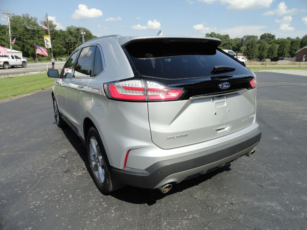 2019 Ford Edge Image 8