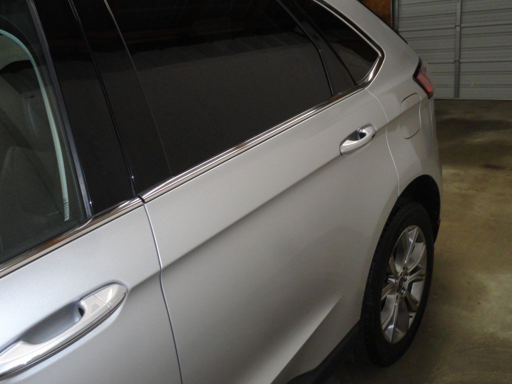 2019 Ford Edge Image 17