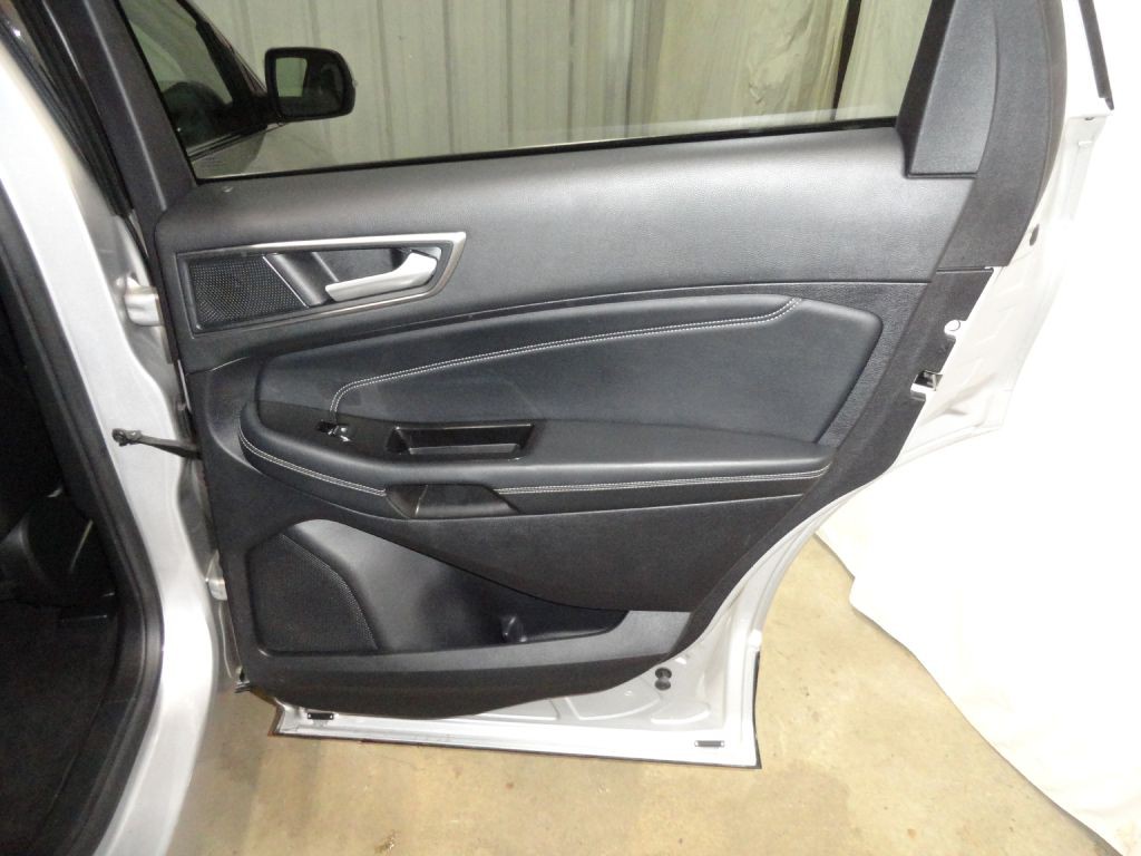 2019 Ford Edge Image 22