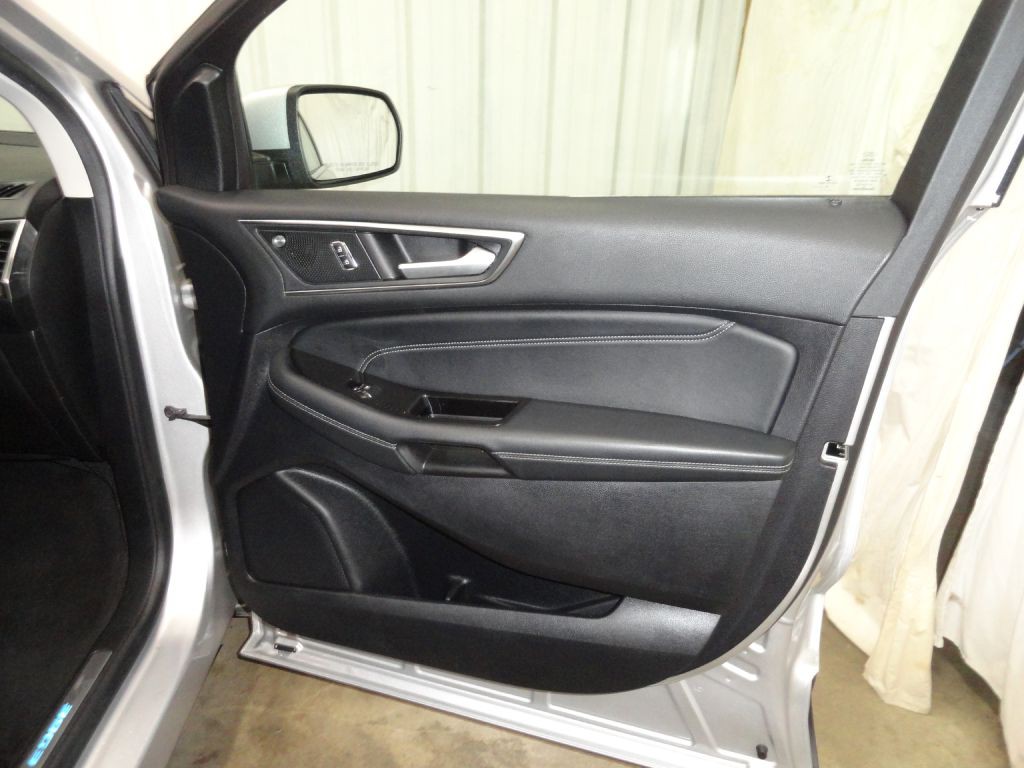 2019 Ford Edge Image 24