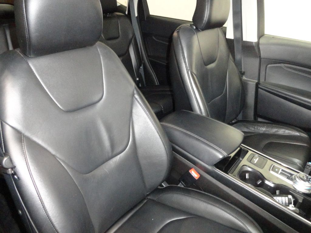 2019 Ford Edge Image 25