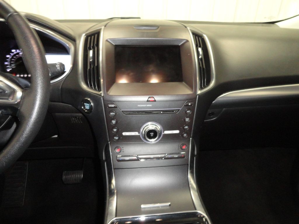 2019 Ford Edge Image 32
