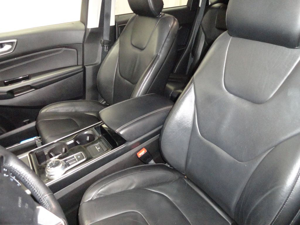 2019 Ford Edge Image 34