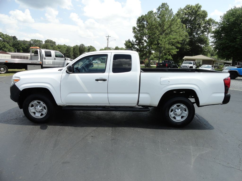 2019 Toyota Tacoma Image 3