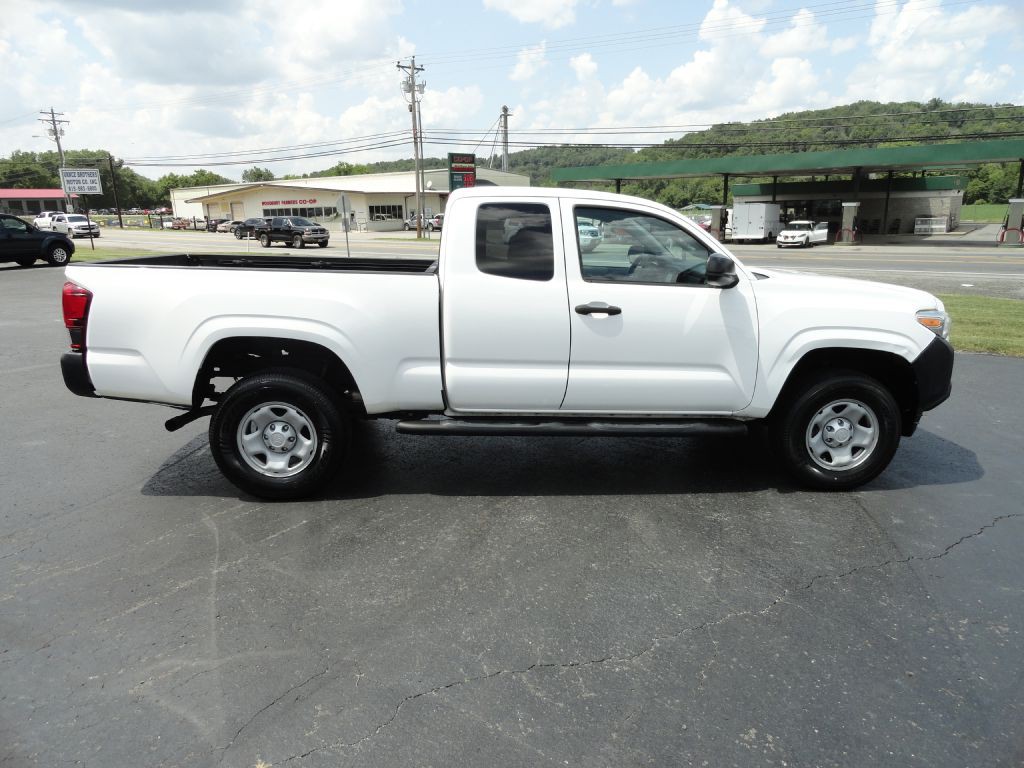 2019 Toyota Tacoma Image 4