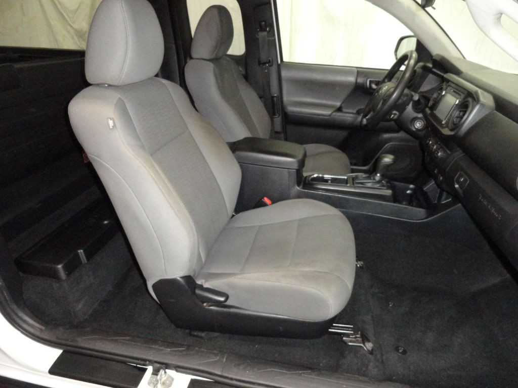 2019 Toyota Tacoma Image 10