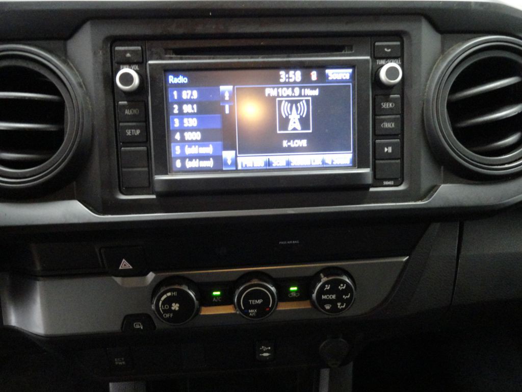 2019 Toyota Tacoma Image 12