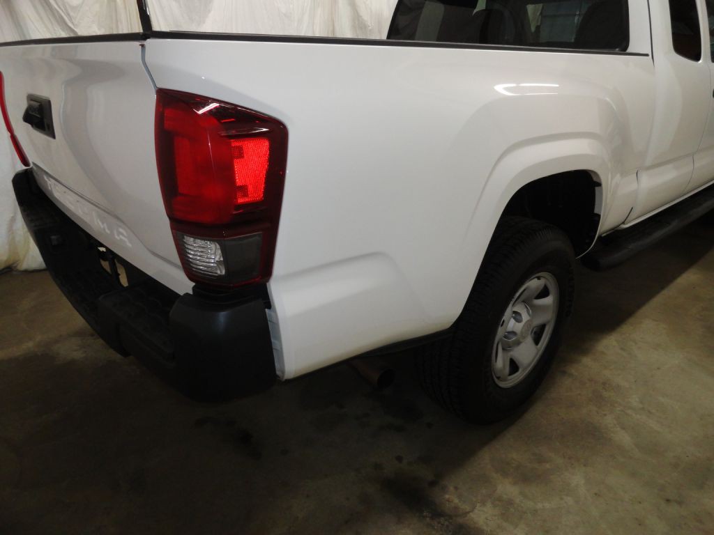2019 Toyota Tacoma Image 25